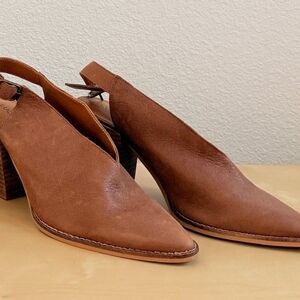 Lucky Brand Aroyli Tan Leather Mules